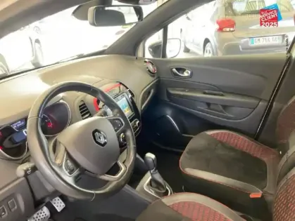 Photo 29 Renault Captur  1.3 TCe 150ch FAP Red Edition EDC GPS Camera