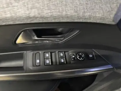 Photo 26 Peugeot 3008  1.2 Hybrid 136ch GT e-DCS6