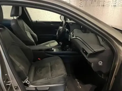 Photo 8 Lexus UX  250h 2WD Pack Confort Business MY20