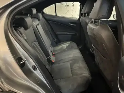 Photo 10 Lexus UX  250h 2WD Pack Confort Business MY20