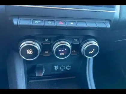 Photo 13 Renault Captur  1.5 Blue dCi 115ch Intens EDC