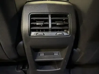 Photo 12 Peugeot 308  1.5 BlueHDi 130ch S&S Allure EAT8