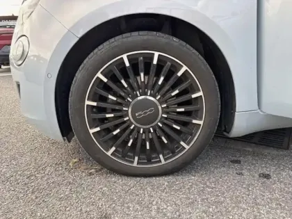 Photo 10 Fiat 500  3+1 e 118ch Icône Plus (Pack Magic Eye)