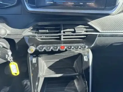 Photo 10 Peugeot 2008  1.2 PureTech 100ch S&S Style