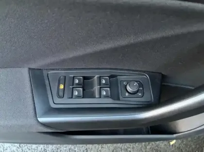 Photo 7 Volkswagen T-roc  1.0 TSI 110ch Life Plus