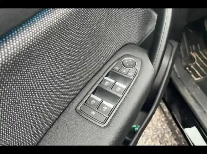 Photo 14 Renault Captur  1.0 TCe 90ch Techno - 25