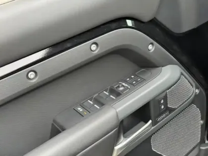 Photo 10 Land rover Defender  110 2.0 P400e X-Dynamic X WORLD CUP