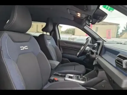 Photo 9 Dacia Duster  1.6 hybrid 140ch Journey