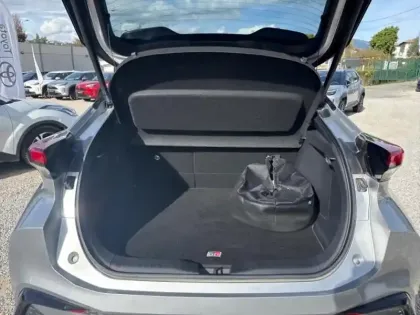 Photo 8 Toyota C-HR  2.0 Hybride Rechargeable 225ch GR Sport MY25