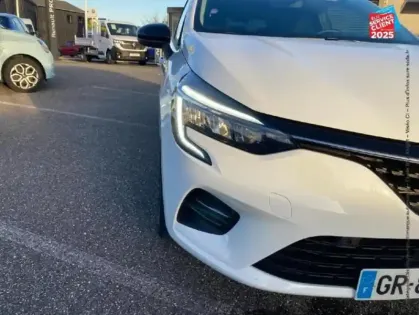 Photo 12 Renault Clio  1.6 E-Tech hybride 145ch Evolution Camera GPS