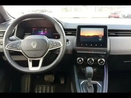 Photo 8 Renault Clio  1.6 E-Tech 145ch full hybrid Techno - 24