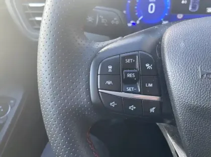 Photo 15 Ford Kuga 2.5 Duratec 190ch FHEV E85 ST-Line BVA