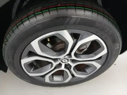 Photo 16 Renault Captur E-Tech 145 - 21 Intens