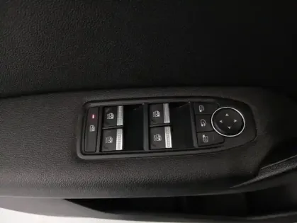 Photo 19 Renault Captur E-Tech 145 - 21 Intens