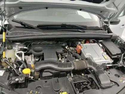 Photo 18 Renault Captur E-Tech 145 - 21 Intens