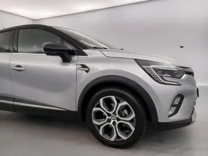 Photo 17 Renault Captur E-Tech 145 - 21 Intens