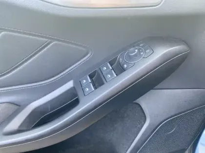 Photo 5 Ford Focus SW 1.0 Flexifuel mHEV 125ch Titanium X Business Powershift