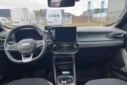 Photo 8 Dacia Duster Hybrid 140 Extreme