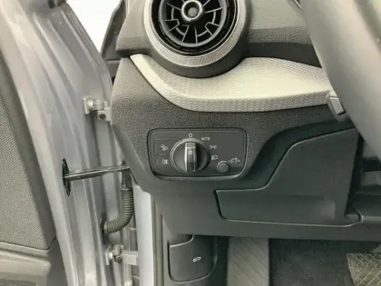 Photo 16 Audi Q2  35 TFSI 150 S tronic 7 Design Luxe