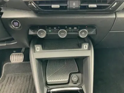 Photo 12 Citroën C4  BlueHDi 130 EAT8 Business