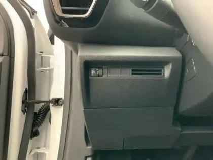 Photo 16 Citroën C4  BlueHDi 130 EAT8 Business