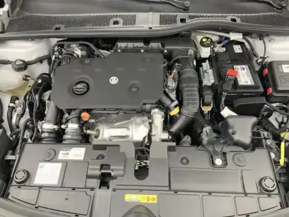 Photo 6 Citroën C4  BlueHDi 130 EAT8 Business