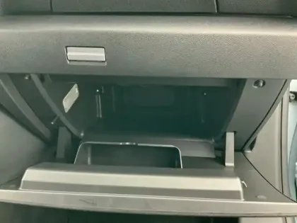 Photo 15 Citroën C4 e- 136 ch Automatique Shine Pack