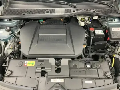 Photo 6 Citroën C4 e- 136 ch Automatique Shine Pack