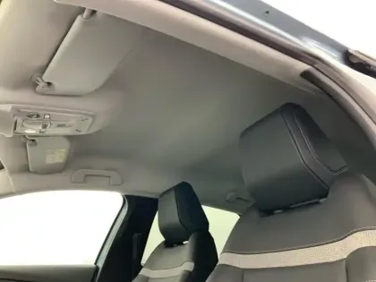 Photo 24 Citroën C4 e- 136 ch Automatique Shine Pack