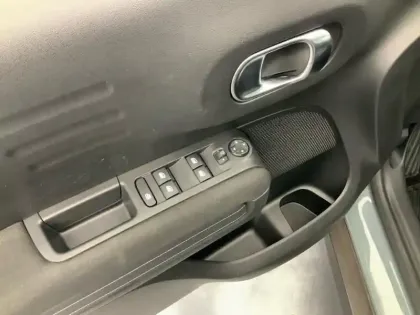 Photo 19 Citroën C3 Aircross  PureTech 130 S&S EAT6 Shine Pack