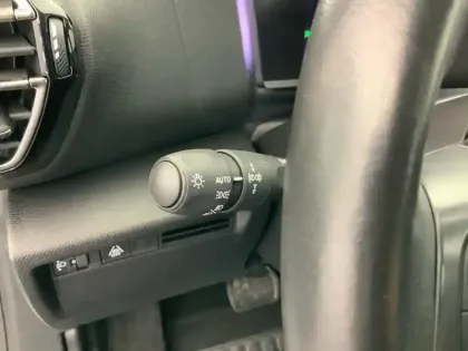 Photo 17 Citroën C4  Blue HDi 130 EAT8 Feel Nav Business R