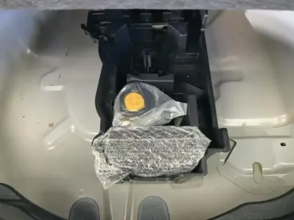 Photo 26 Citroën C4  Blue HDi 130 EAT8 Feel Nav Business R