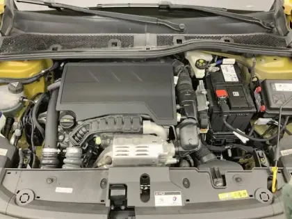 Photo 6 Peugeot 208  PureTech 130 S&S EAT8 GT