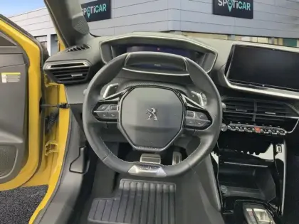 Photo 11 Peugeot 208  PureTech 130 S&S EAT8 GT