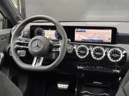 Photo 2 Mercedes Classe A 200 d AMG Line