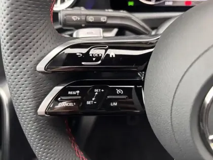 Photo 20 Mercedes Classe A 200 d AMG Line