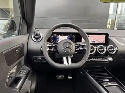 Photo 5 Mercedes GLA 180 AMG Line