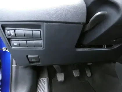 Photo 18 Toyota Yaris 120 VVT-i Design