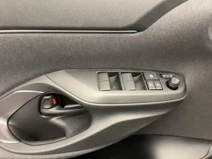 Photo 12 Toyota Yaris Hybride 1.5 HYBRID 130H GR SPORT