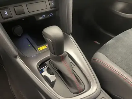 Photo 15 Toyota Yaris Hybride 1.5 HYBRID 130H GR SPORT