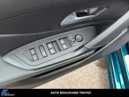 Photo 13 Peugeot 308  1.2 Hybrid 145ch GT e-DCS6