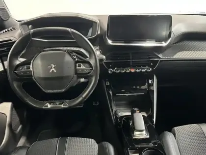 Photo 7 Peugeot 2008  e- 136ch GT