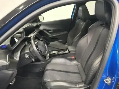 Photo 8 Peugeot 2008  e- 136ch GT