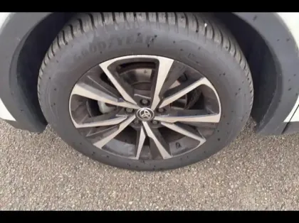 Photo 12 Toyota C-HR  2.0 Hybride 200ch Design PackConf NG23