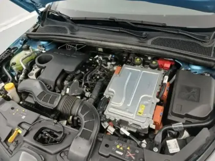 Photo 11 Renault Clio  1.6 E-Tech hybride 140ch Zen -21N