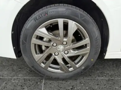 Photo 13 Peugeot 208  1.2 PureTech 75ch S&S Style