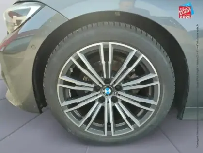 Photo 9 BMW Serie 3  318dA MH 150ch M Sport