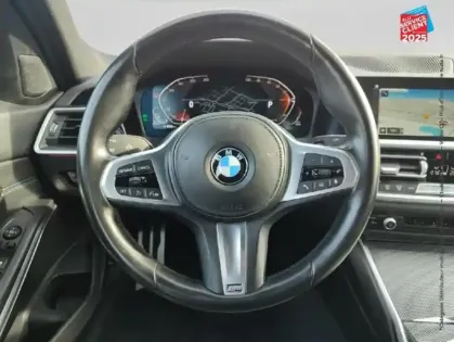 Photo 11 BMW Serie 3  318dA MH 150ch M Sport