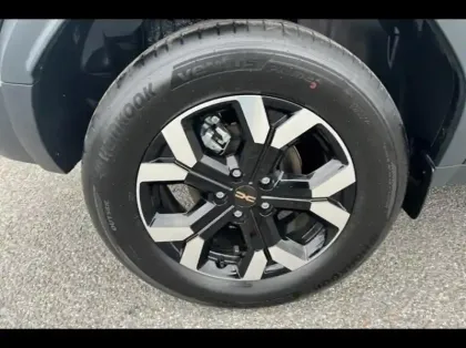 Photo 12 Dacia Duster  1.6 hybrid 140ch Extreme