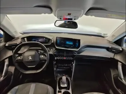 Photo 6 Peugeot 2008  e- 136ch Allure Pack